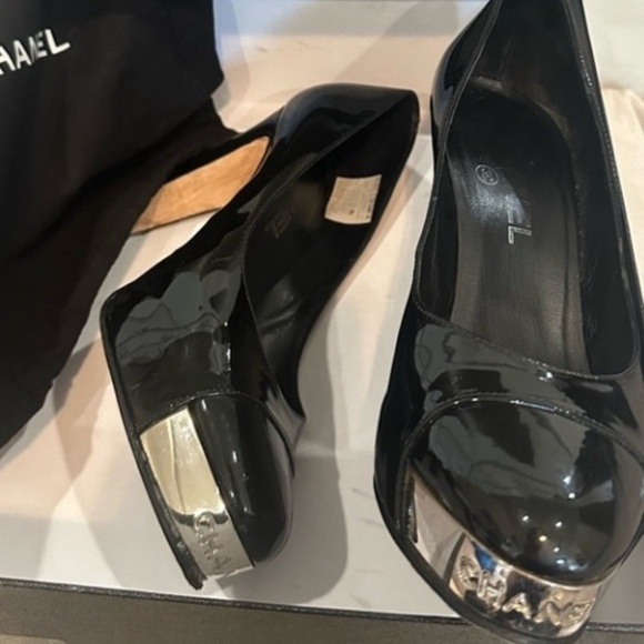 Authentic CHANEL Cap Toe Patent Leather Pumps |Retail $850 - Picture 3 of 9